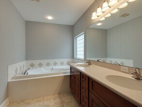 1537 Crescent Hills Dr in Tallahassee, FL - Building Photo - Building Photo