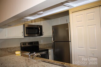 19839 Henderson Rd in Cornelius, NC - Building Photo - Building Photo