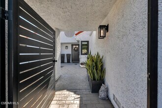 15290 Bambi Ct in Moorpark, CA - Building Photo - Building Photo