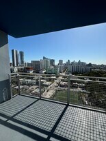 341 NE 35th St, Unit A2 in Miami, FL - Building Photo