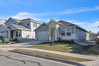 5009 Hazelnut Ln in Austin, TX - Building Photo - Building Photo