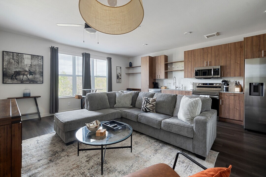 2232 Empire Central Dr in Dallas, TX - Building Photo