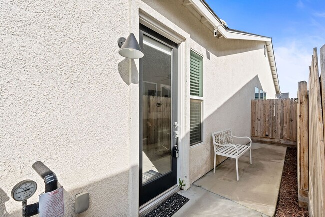 property at 336 E Tyler Ct