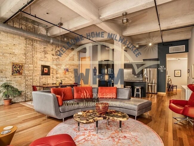 property at 239 E Chicago St