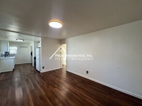 4209 E Nichols Ave in Sacramento, CA - Building Photo - Building Photo