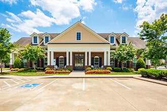 Almaville Apartment Homes in Smyrna, TN - Foto de edificio - Building Photo