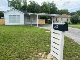 108 Elm St in Pensacola, FL - Building Photo