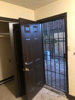 2150 N Sherwood Forest Dr