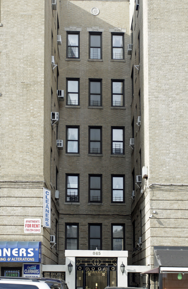 865 Walton Ave in Bronx, NY - Foto de edificio - Building Photo