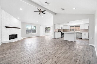 14315 Swanfield Dr in Houston, TX - Building Photo - Building Photo