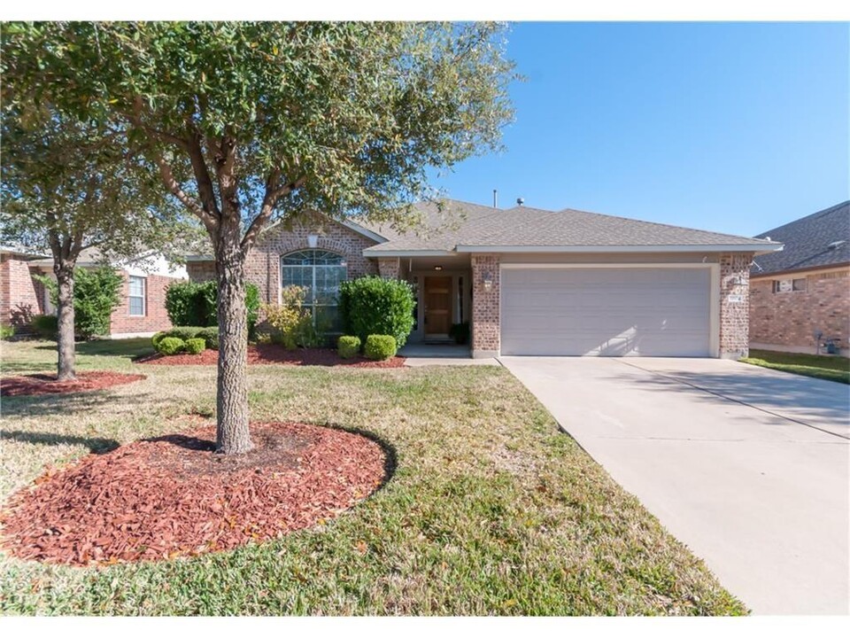 11604 Fletcher Hall Ln in Austin, TX - Building Photo