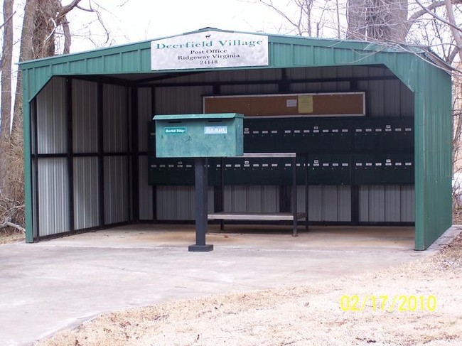 Deerfield Village Mobile Home Park in Ridgeway, VA - Foto de edificio - Other