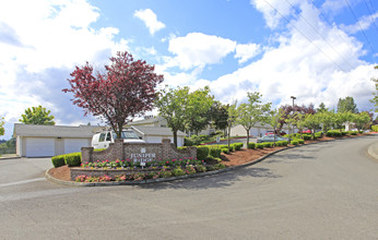 Juniper Ridge Apartments in Bellevue, WA - Building Photo - Building Photo