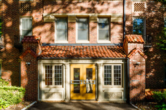 Forest Plaza Apartments in Ann Arbor, MI - Building Photo - Building Photo