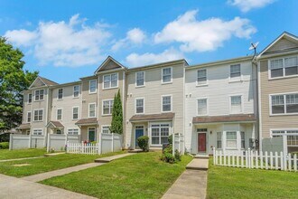 5110 Neuse Commons Ln in Raleigh, NC - Building Photo - Building Photo