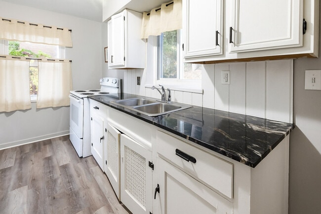 1411 Brinton Rd in Pittsburgh, PA - Building Photo - Building Photo