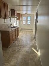 639 W Pleasant St in Freeport, IL - Building Photo - Building Photo