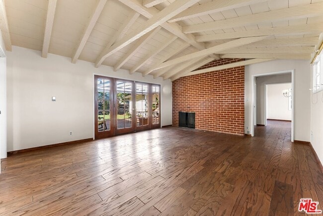 549 El Medio Ave in Los Angeles, CA - Foto de edificio - Building Photo