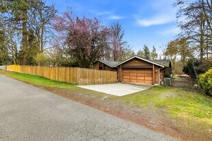 36124 52nd Ave S in Auburn, WA - Building Photo