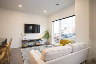 1898 S Bannock St, Unit 106 in Denver, CO - Building Photo - Building Photo