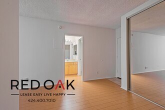 20200 Sherman Way in Los Angeles, CA - Building Photo - Building Photo