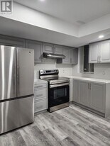 261 Clockwork Dr in Brampton, ON - Building Photo