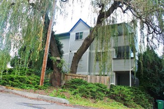 Birchcreek Apartments in Kirkland, WA - Building Photo - Building Photo