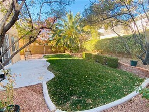 10234 Torrey Valley Ct in Las Vegas, NV - Building Photo - Building Photo
