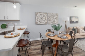 Stanley Village Townhomes in Burns, TN - Foto de edificio - Interior Photo