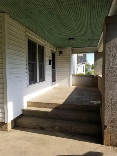 319 S Rogers St in Clarksville, AR - Building Photo - Building Photo