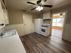 2425 Bolivar St in Denton, TX - Building Photo - Building Photo
