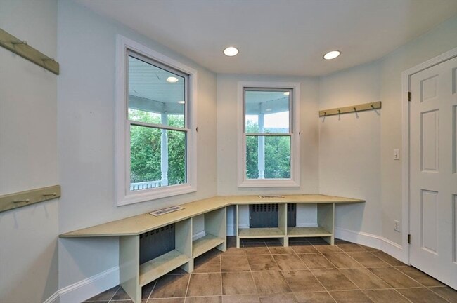 16 Indiana Ter, Unit 16 in Newton, MA - Building Photo - Building Photo