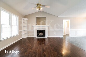 126 S Woodstone Dr in Clayton, NC - Foto de edificio - Building Photo