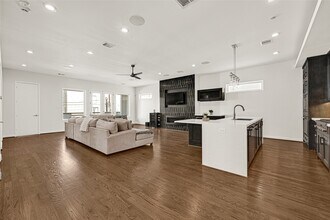 707 W Clay St in Houston, TX - Building Photo - Building Photo