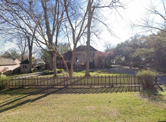 property at 103 Appomatox Pkwy