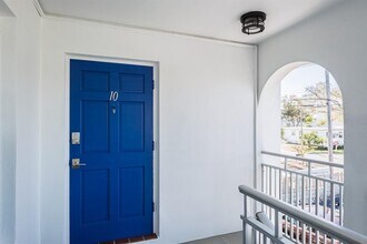 7151 Sunset Way in St Pete Beach, FL - Building Photo - Building Photo