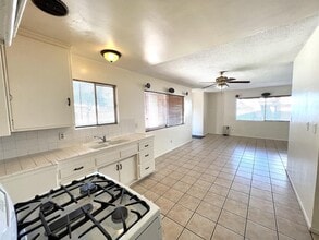 33671 Beverly Dr in Hemet, CA - Building Photo - Building Photo