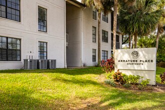 Armature Place in Tampa, FL - Foto de edificio - Building Photo