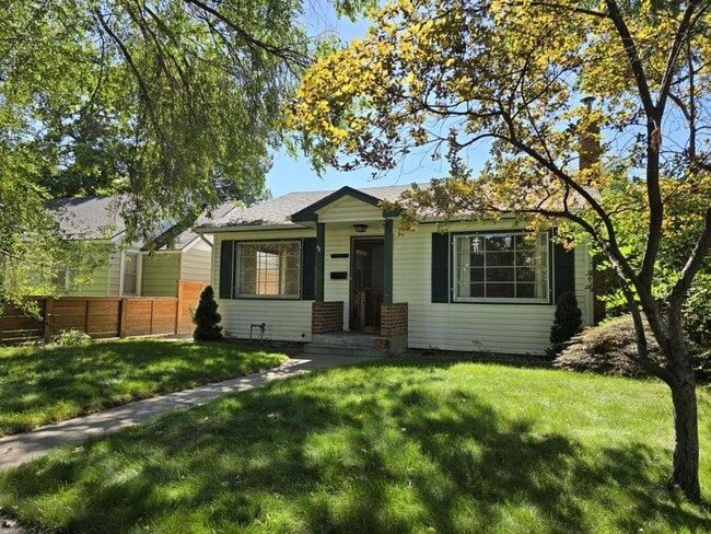 property at 2605 W Madison Ave