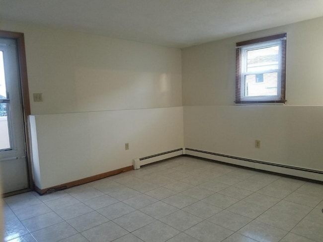 76 Pitcairn St in Revere, MA - Building Photo - Building Photo