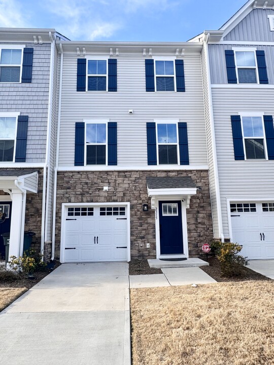 2315 Doby Crk Ln in Charlotte, NC - Foto de edificio