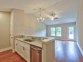 927 Chase Creek Cir in Tallahassee, FL - Building Photo - Building Photo