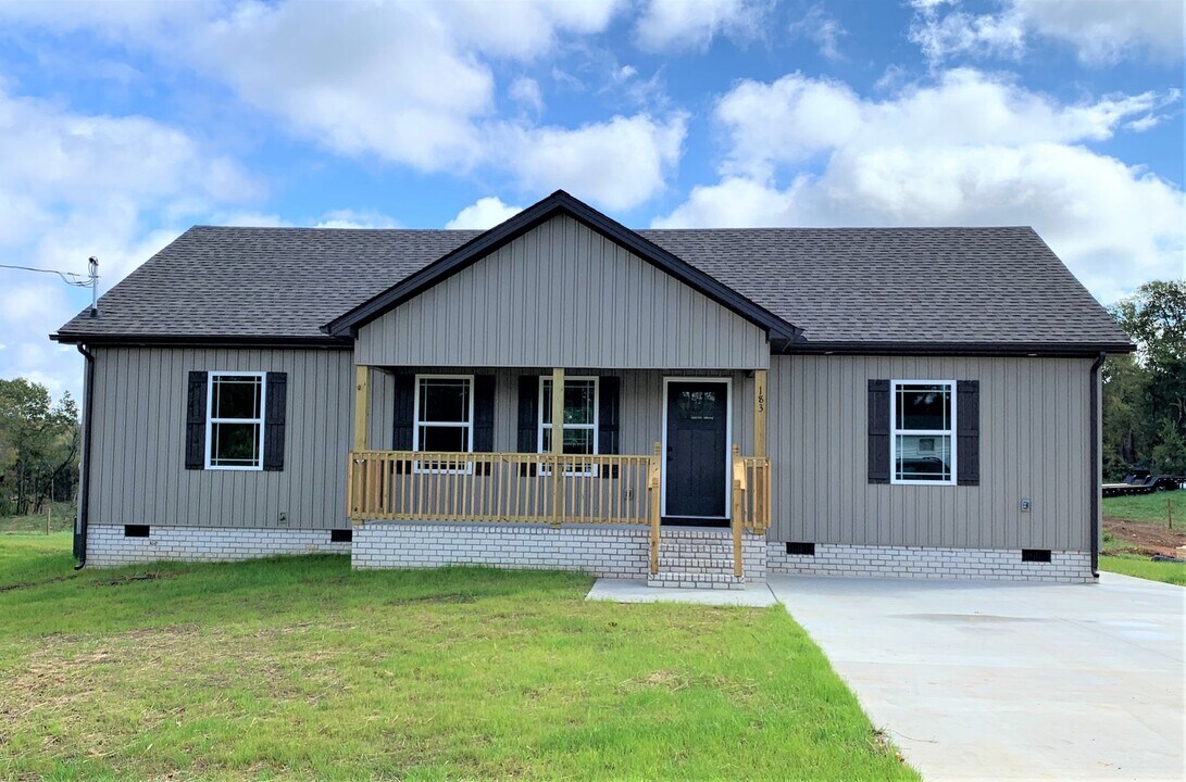 183 Hendon Memorial Rd in Shelbyville, TN - Building Photo