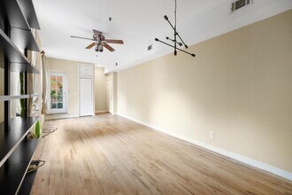 343 Varick St in Jersey City, NJ - Building Photo - Building Photo