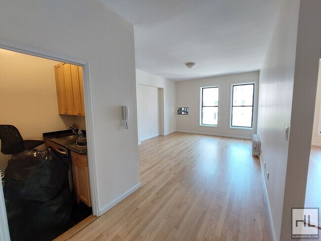 WEST 73 STREET, Unit 4C in New York, NY - Foto de edificio - Building Photo