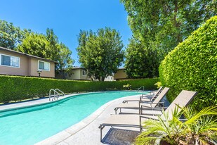 Mountain Crest Townhomes in Fontana, CA - Building Photo