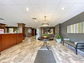 40 N Interstate Hwy 35 in Austin, TX - Building Photo - Building Photo