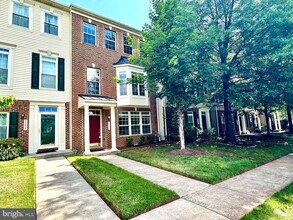 44256 Huron Terrace in Ashburn, VA - Building Photo - Building Photo