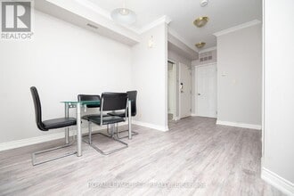 70 First St in Orangeville, ON - Building Photo - Building Photo