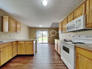 160 Concord Farm Rd in Englewood, OH - Building Photo - Building Photo